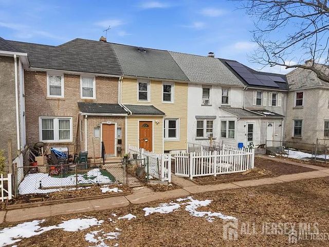 25 Langley Place, New Brunswick, NJ 08901