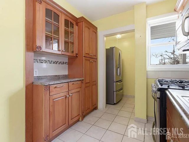 25 Langley Place, New Brunswick, NJ 08901