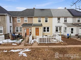 25 Langley Place, New Brunswick, NJ 08901