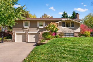 3230 Shadyview Lane N, Plymouth, MN 55447