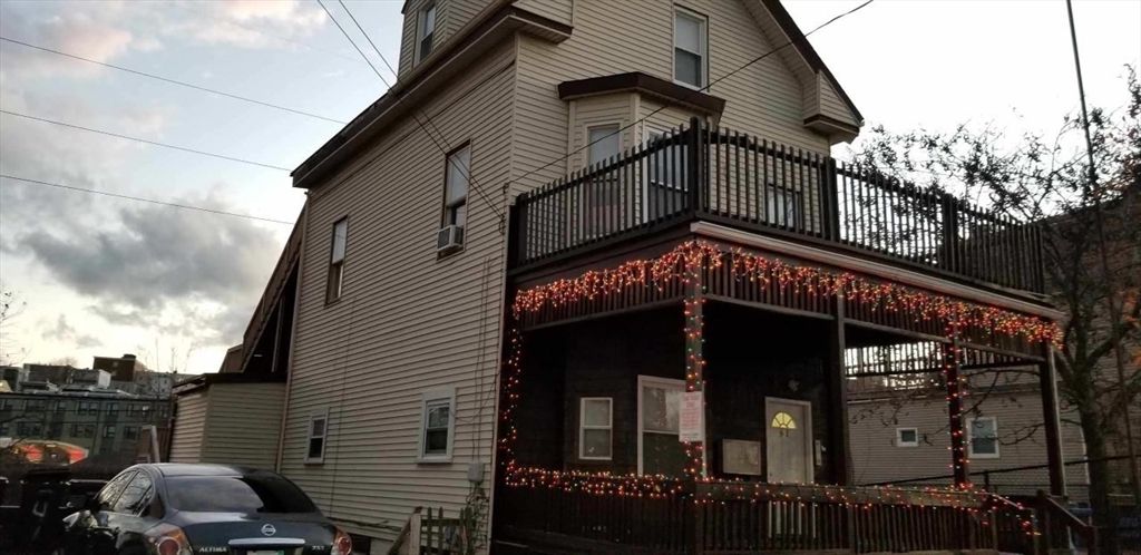 61 Crescent Ave 4, Chelsea, MA 02150