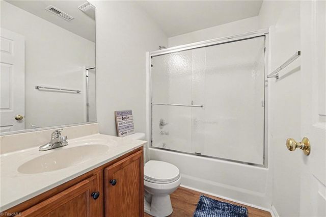 166 Larck Crest Lane, Winston-salem, NC 27107