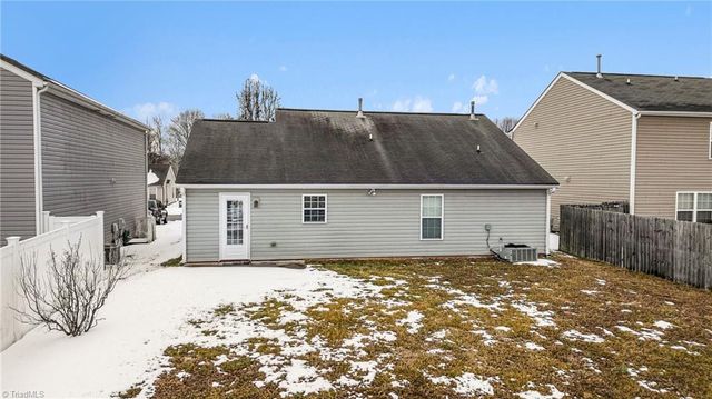 166 Larck Crest Lane, Winston-salem, NC 27107