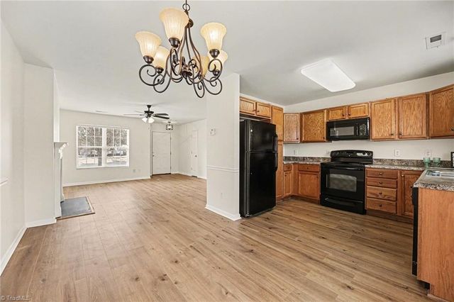 166 Larck Crest Lane, Winston-salem, NC 27107