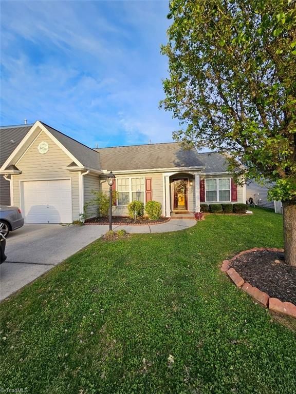 166 Larck Crest Lane, Winston-salem, NC 27107