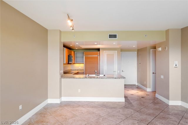 322 Karen Avenue 205, Las Vegas, NV 89109