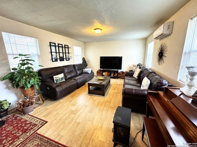 4747 Quiet Stream, San Antonio, TX 78222