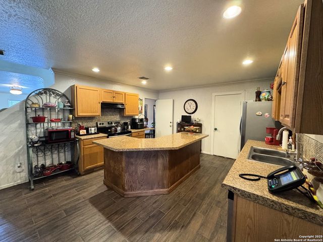 4747 Quiet Stream, San Antonio, TX 78222