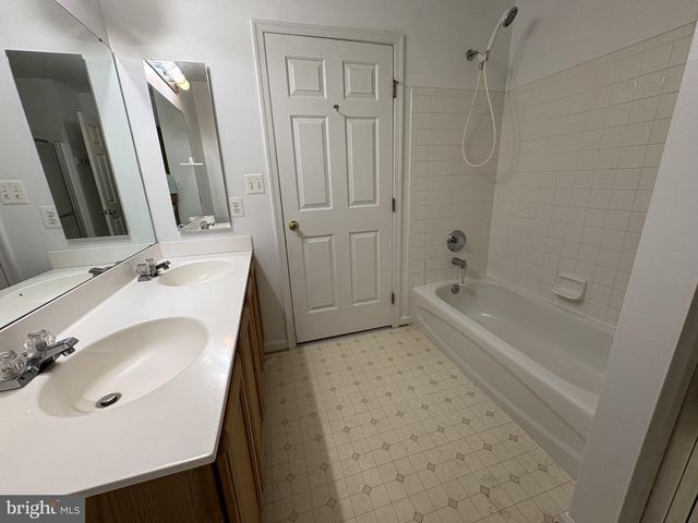 2085 STARGRASS CT, Woodbridge, VA 22192