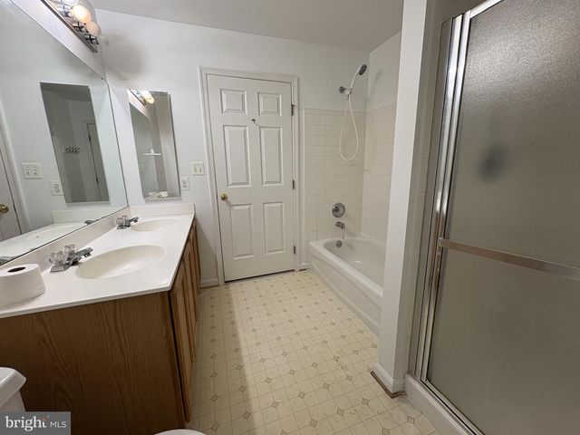 2085 STARGRASS CT, Woodbridge, VA 22192