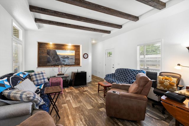 625 Fox Lane SE, Albuquerque, NM 87123