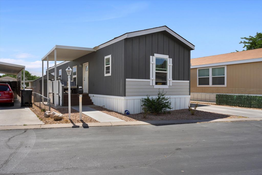 625 Fox Lane SE, Albuquerque, NM 87123