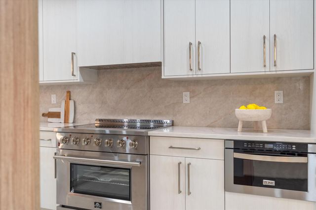 17036 Bay Street, Jupiter, FL 33477