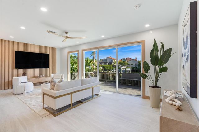 17036 Bay Street, Jupiter, FL 33477