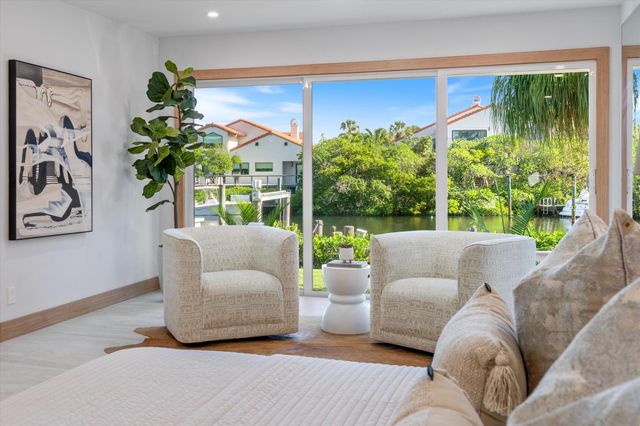 17036 Bay Street, Jupiter, FL 33477