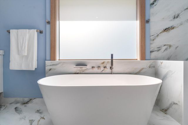 17036 Bay Street, Jupiter, FL 33477