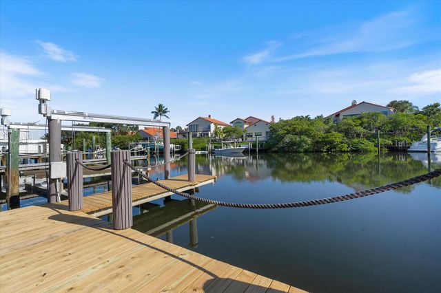 17036 Bay Street, Jupiter, FL 33477