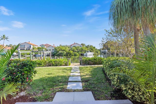 17036 Bay Street, Jupiter, FL 33477