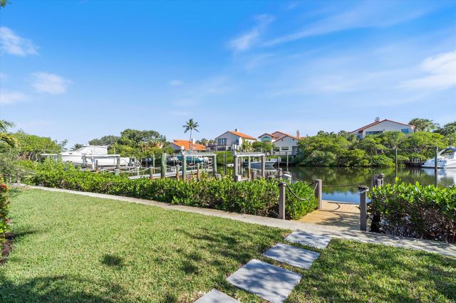 17036 Bay Street, Jupiter, FL 33477