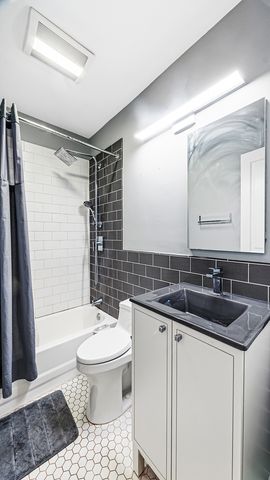 1049 W Wellington Avenue 1B, Chicago, IL 60657