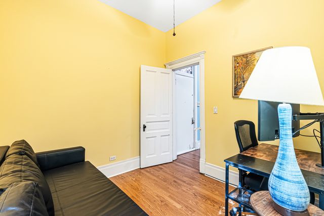1049 W Wellington Avenue 1B, Chicago, IL 60657