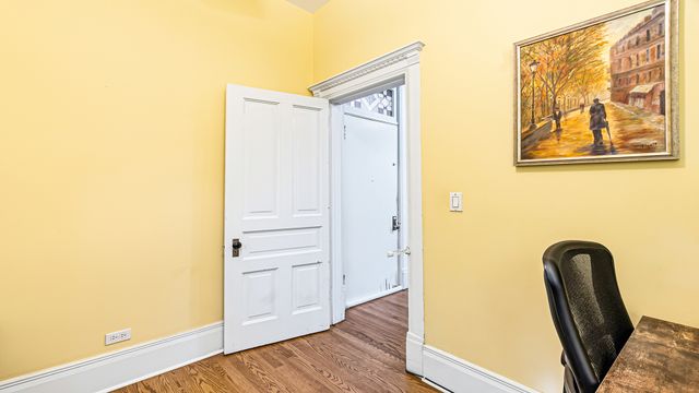 1049 W Wellington Avenue 1B, Chicago, IL 60657
