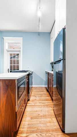 1049 W Wellington Avenue 1B, Chicago, IL 60657