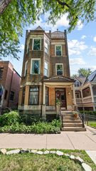1049 W Wellington Avenue 1B, Chicago, IL 60657
