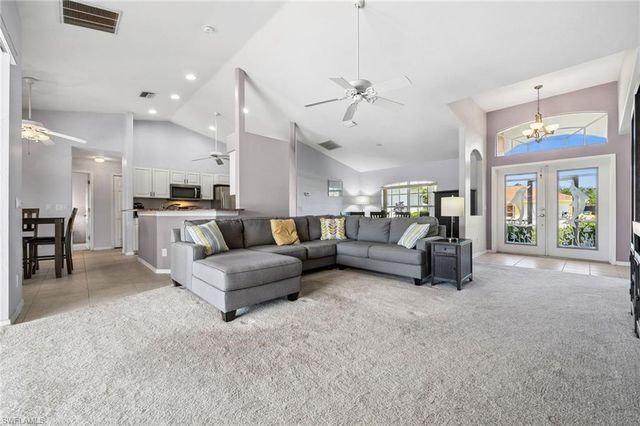 210 SW 37th TER, Cape Coral, FL 33914