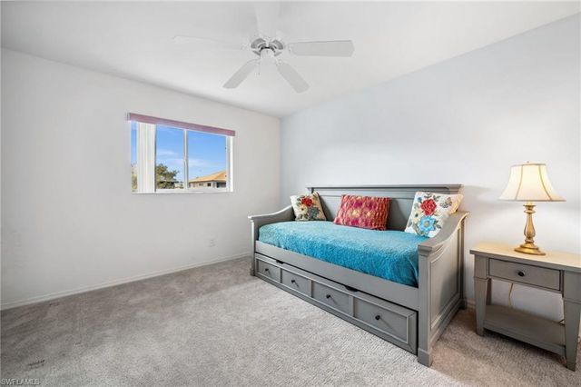 210 SW 37th TER, Cape Coral, FL 33914