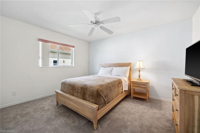 210 SW 37th TER, Cape Coral, FL 33914