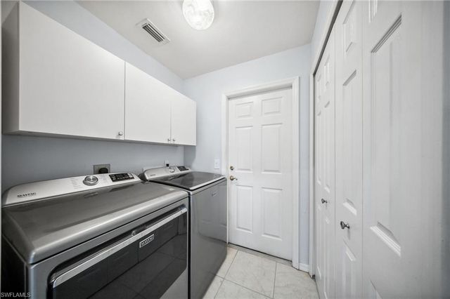 210 SW 37th TER, Cape Coral, FL 33914