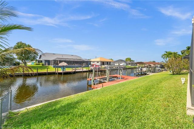 210 SW 37th TER, Cape Coral, FL 33914