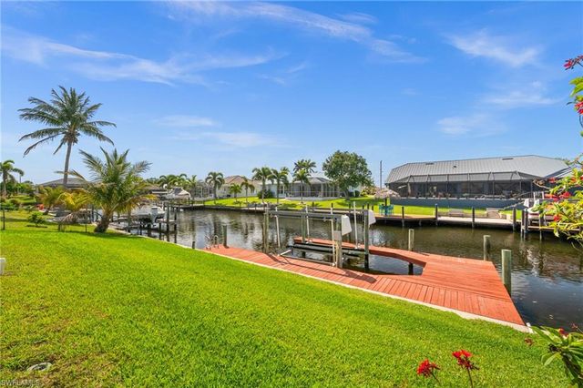 210 SW 37th TER, Cape Coral, FL 33914