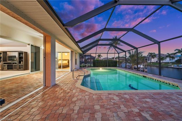 210 SW 37th TER, Cape Coral, FL 33914