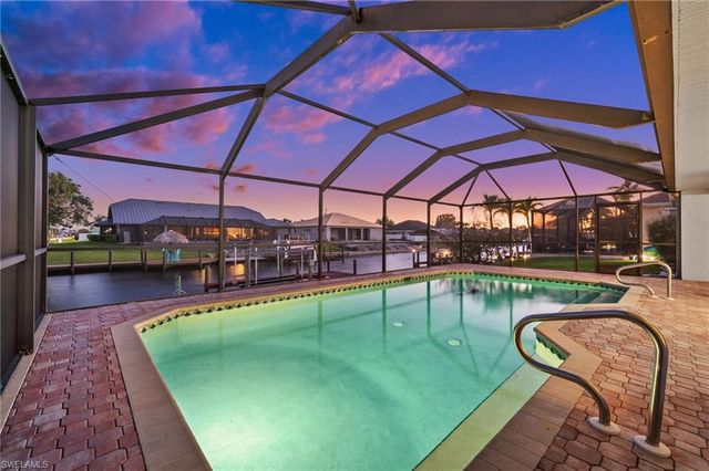 210 SW 37th TER, Cape Coral, FL 33914