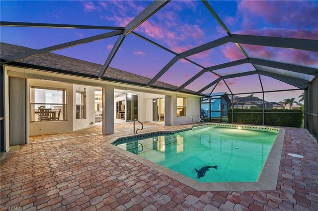 210 SW 37th TER, Cape Coral, FL 33914