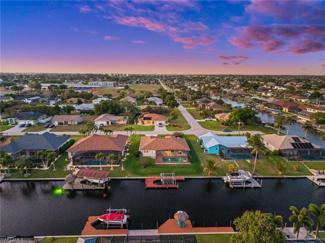 210 SW 37th TER, Cape Coral, FL 33914