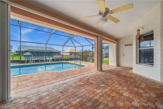 210 SW 37th TER, Cape Coral, FL 33914