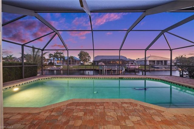 210 SW 37th TER, Cape Coral, FL 33914