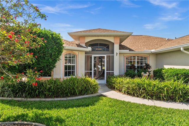 210 SW 37th TER, Cape Coral, FL 33914