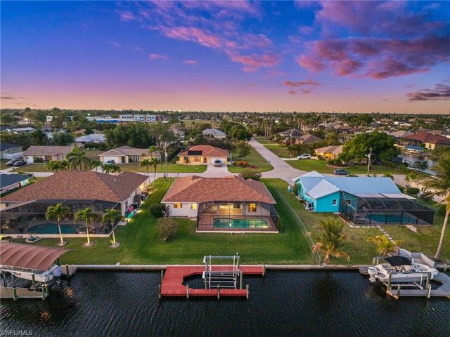 210 SW 37th TER, Cape Coral, FL 33914