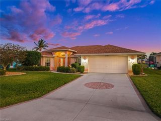 210 SW 37th TER, Cape Coral, FL 33914