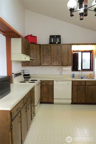 946 Ocean Shores Boulevard SW, Ocean Shores, WA 98569