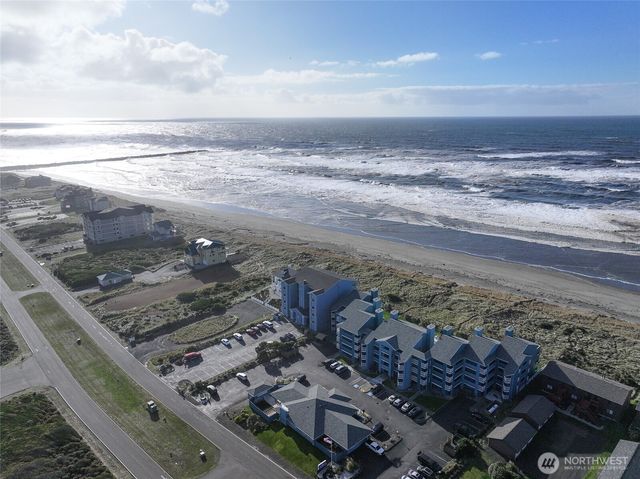946 Ocean Shores Boulevard SW, Ocean Shores, WA 98569