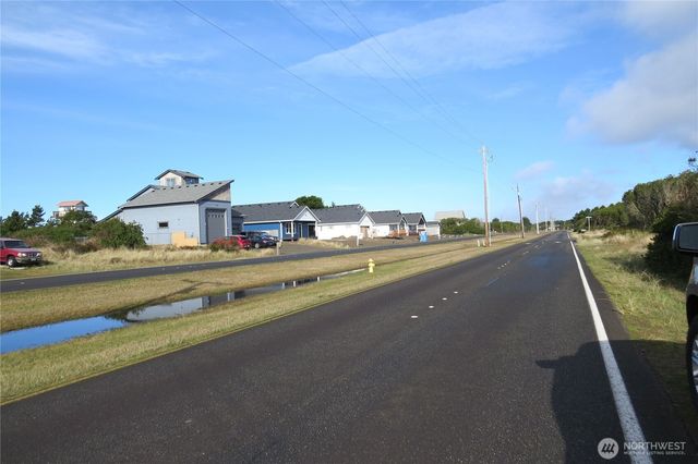946 Ocean Shores Boulevard SW, Ocean Shores, WA 98569