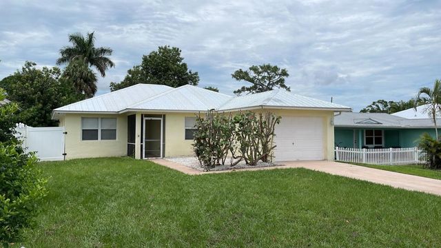 1057 SW Spruce Street, Palm City, FL 34990