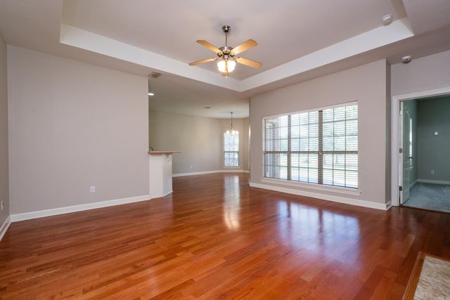 8 Village Way, Maumelle, AR 72113
