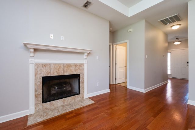 8 Village Way, Maumelle, AR 72113