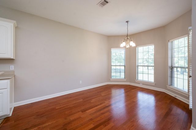 8 Village Way, Maumelle, AR 72113